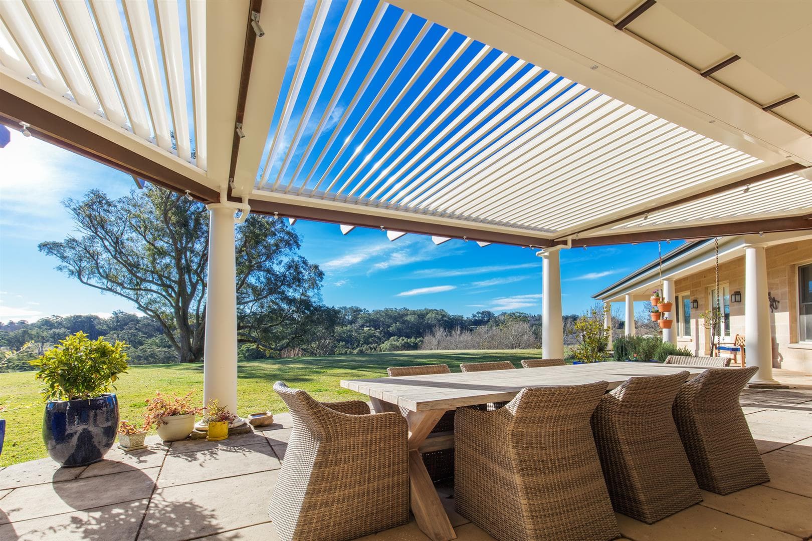 Country style Mitaagong pergola with a magestic view of Southern Highlands.