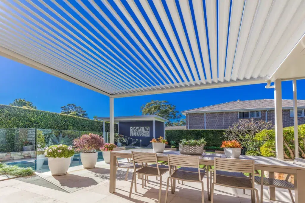 Pergola with a motorised opening roof system.