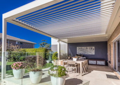 Luxurious Gymea Bay Pergola with Motorised Louvre Roof