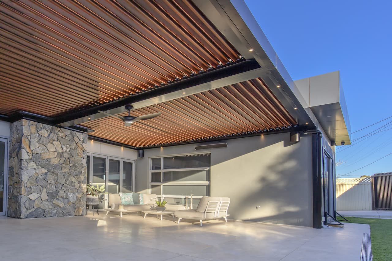 Closed roof louvres on Dural alfresco roof design.