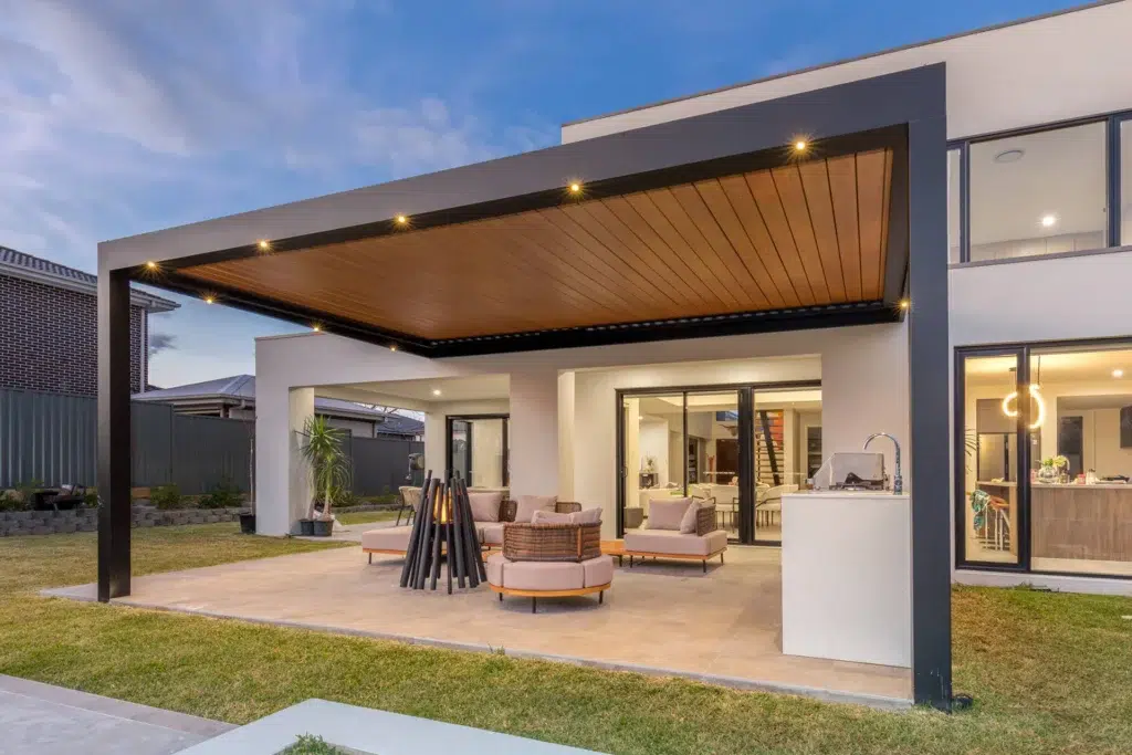Side shot of Kellyville pergola with woodgrain finish.