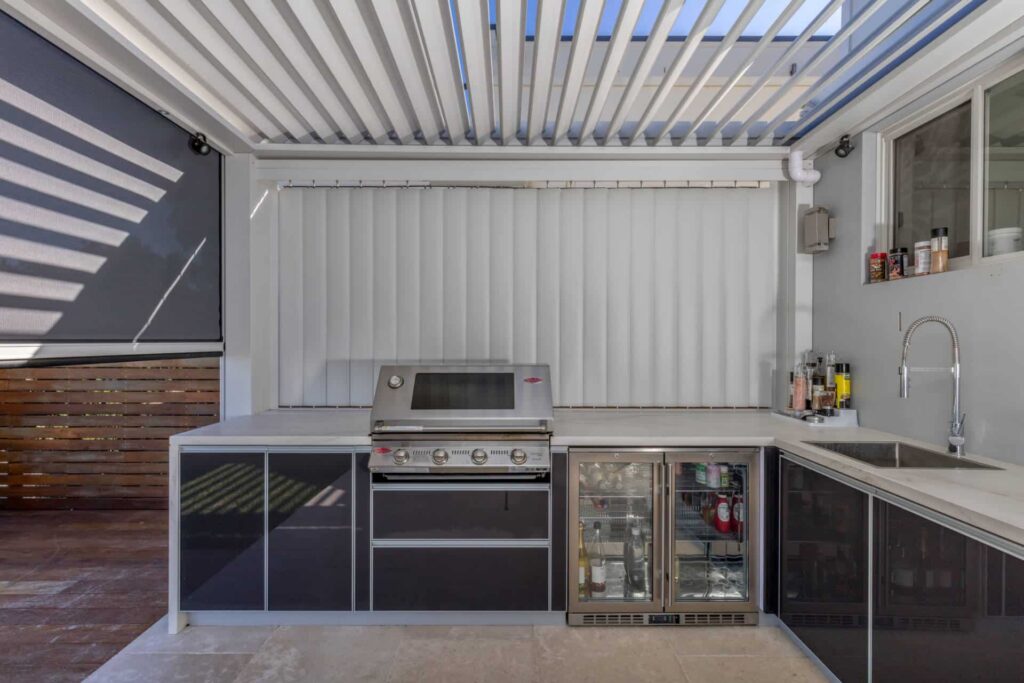 Close privacy screens on Manly Vale pergola.