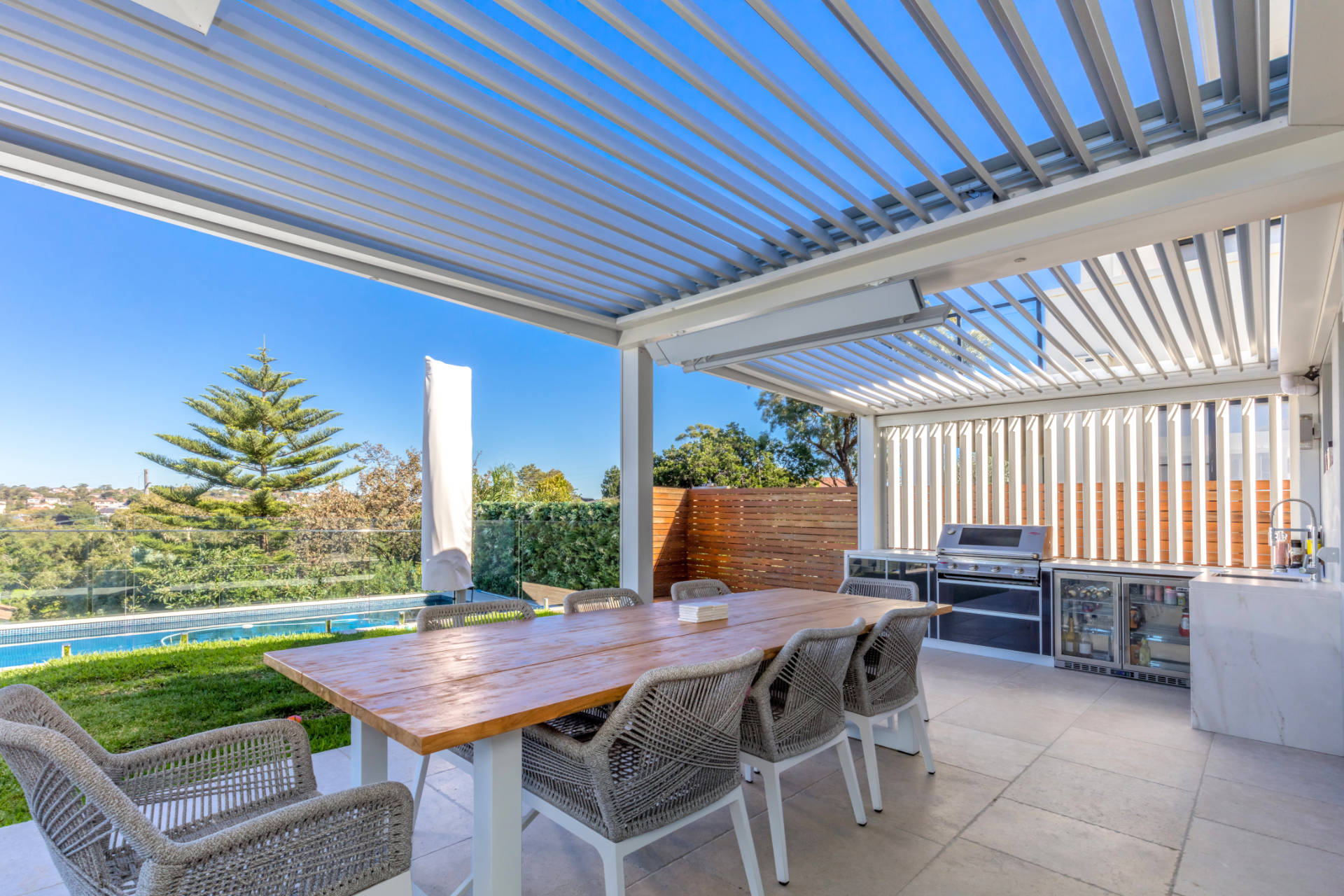 Side privacy screen on Manly Vale pergola.