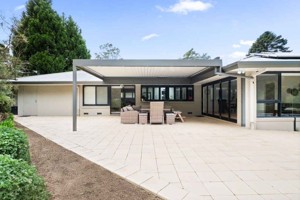 West Pymble louvre roof from afar.